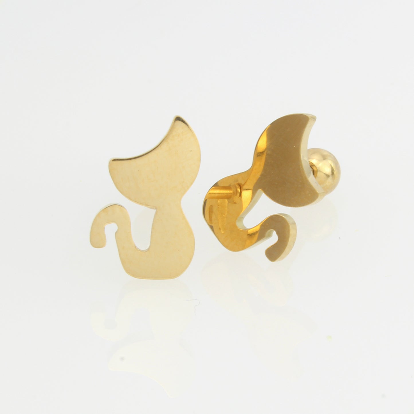 aretes broquel diseño gato listo espejo en oro laminado 14k